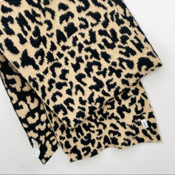 Athleta Morro Black and Tan Cheetah Print Oversized Scarf - Picture 3 of 4